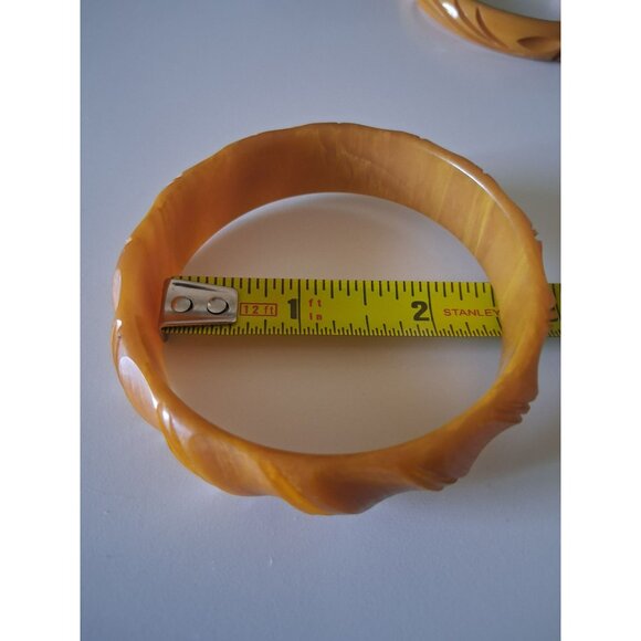 3 Vintage Bakelite Bangle Bracelets Carved Amber Butterscotch SEMICHROME TESTED - Picture 8 of 11